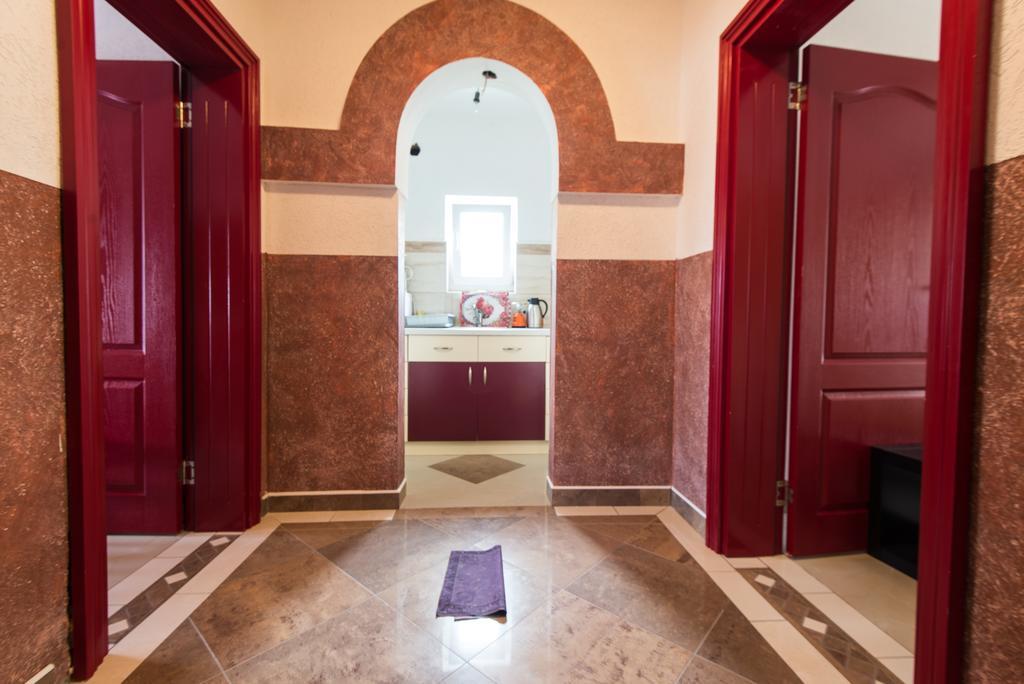 Hotel Wellness & Spa Angelo Gabriel Petrovac エクステリア 写真
