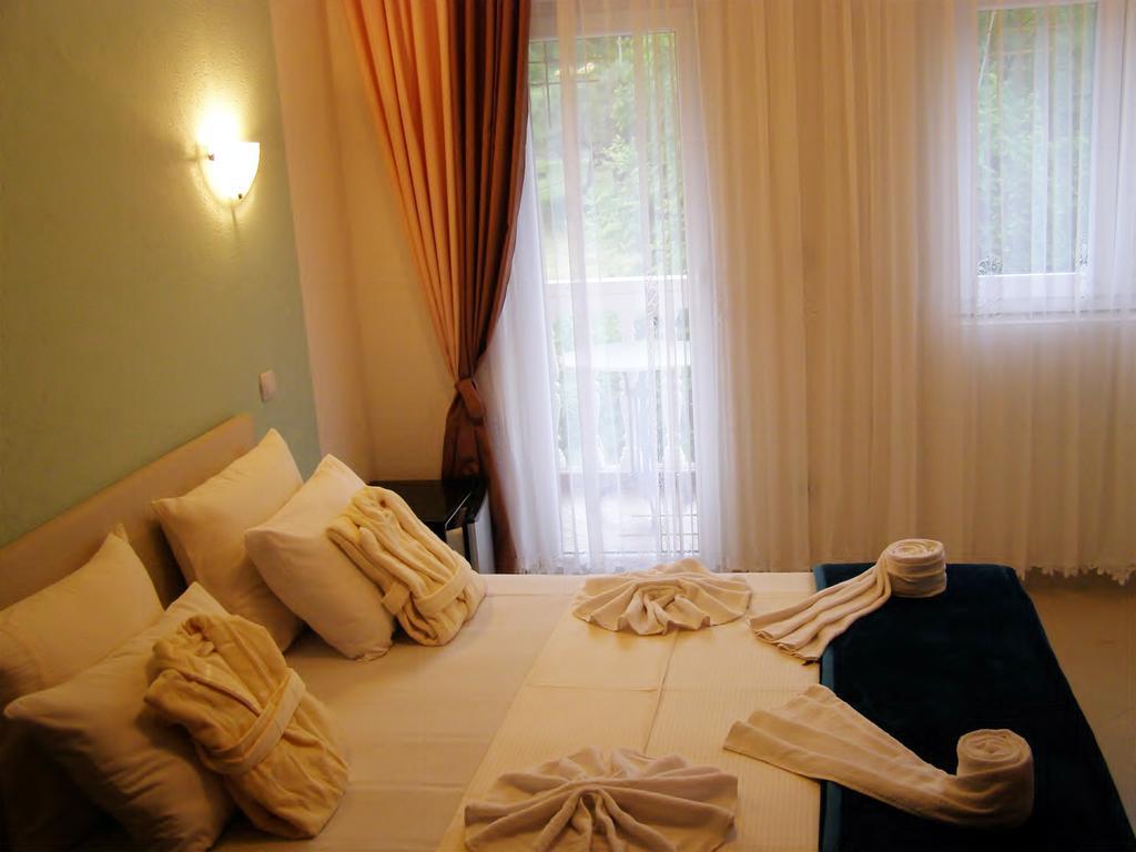 Hotel Wellness & Spa Angelo Gabriel Petrovac エクステリア 写真