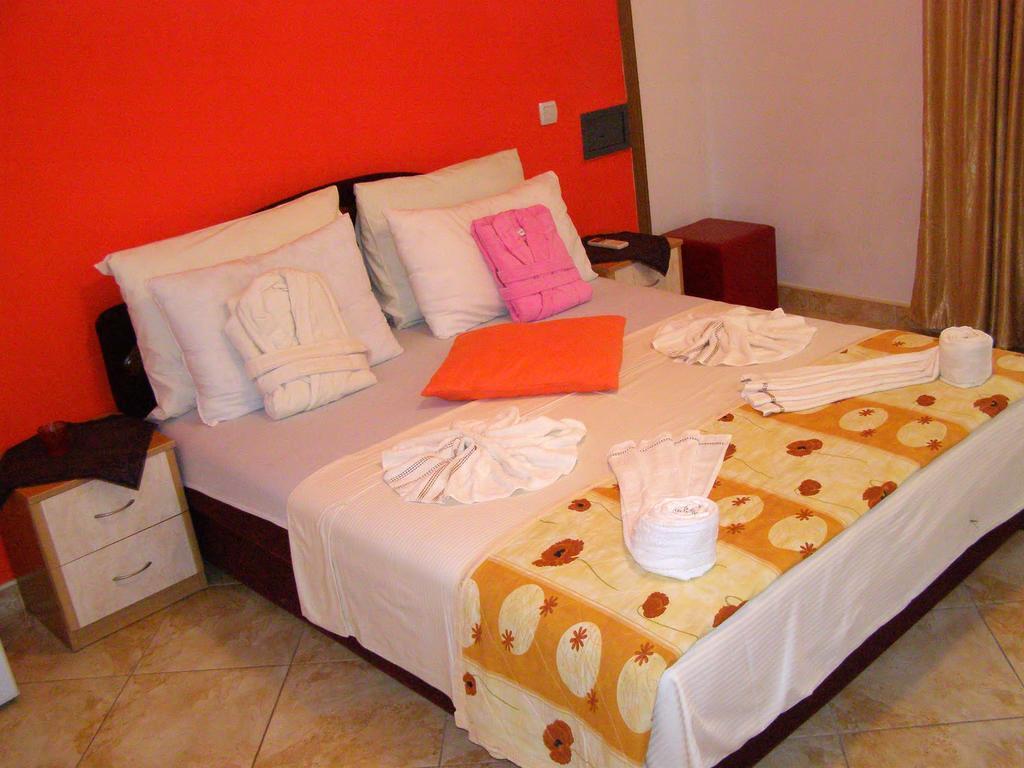 Hotel Wellness & Spa Angelo Gabriel Petrovac エクステリア 写真