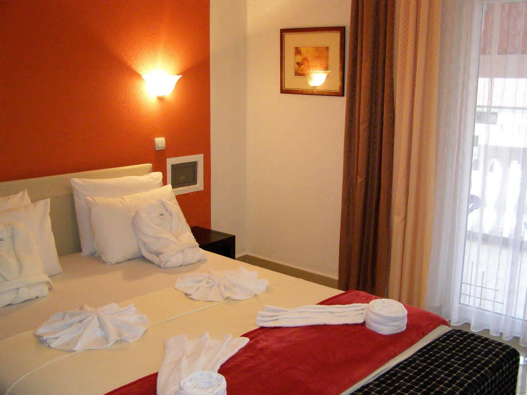 Hotel Wellness & Spa Angelo Gabriel Petrovac エクステリア 写真