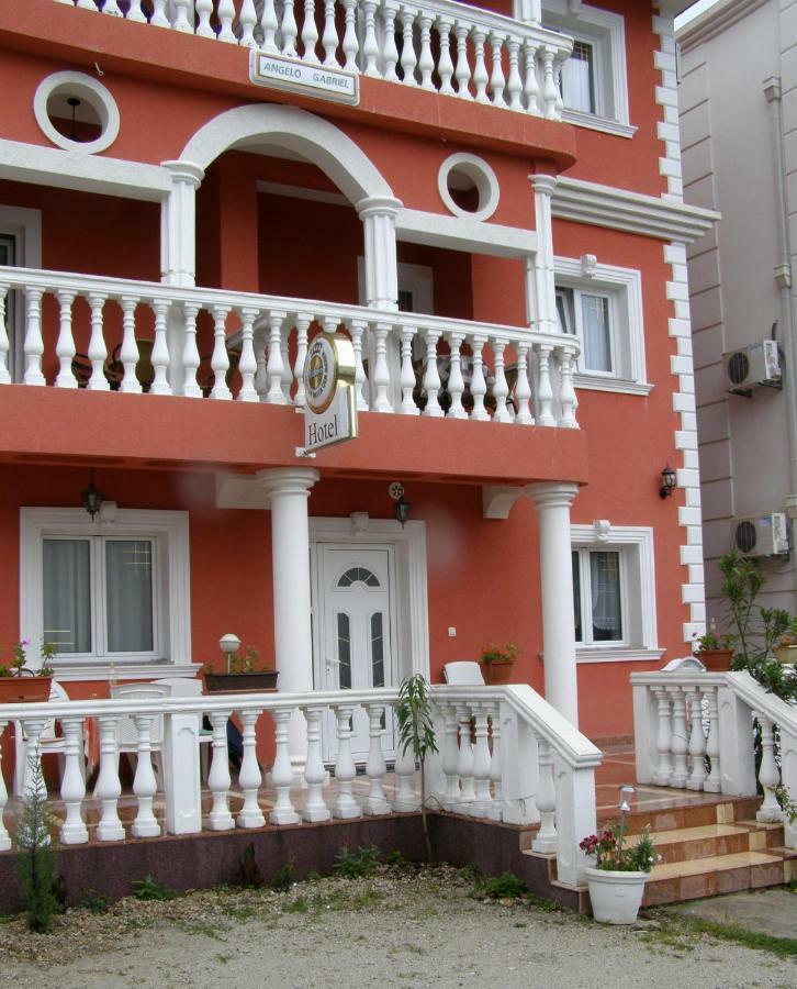 Hotel Wellness & Spa Angelo Gabriel Petrovac エクステリア 写真