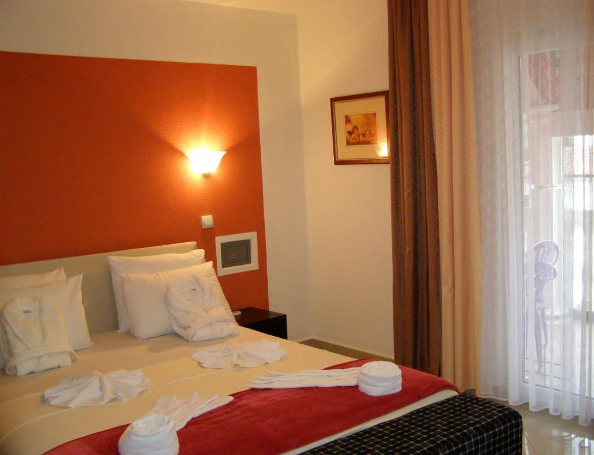 Hotel Wellness & Spa Angelo Gabriel Petrovac エクステリア 写真